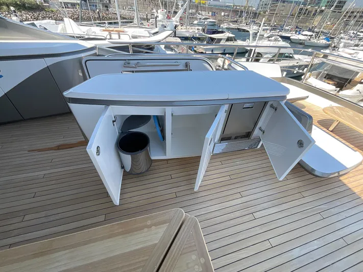 X80034 Yacht Photos Pics 