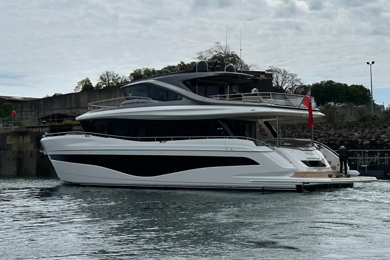 X80034 Yacht Photos Pics 