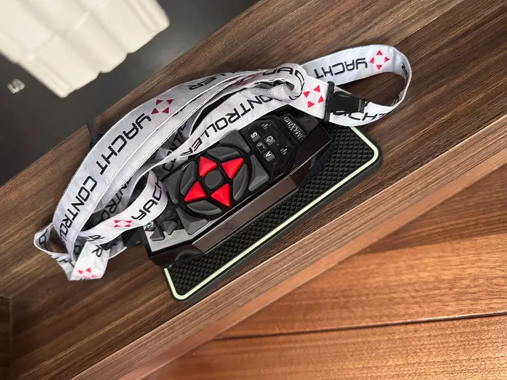 X80034 Yacht Photos Pics 