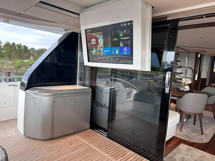 X80034 Yacht Photos Pics 