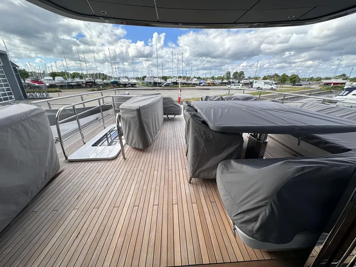 X80034 Yacht Photos Pics 