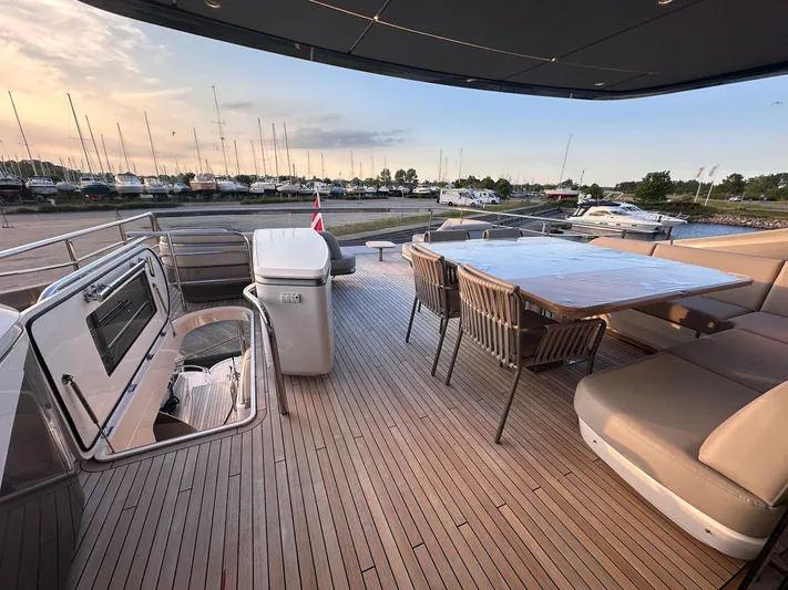 X80034 Yacht Photos Pics 