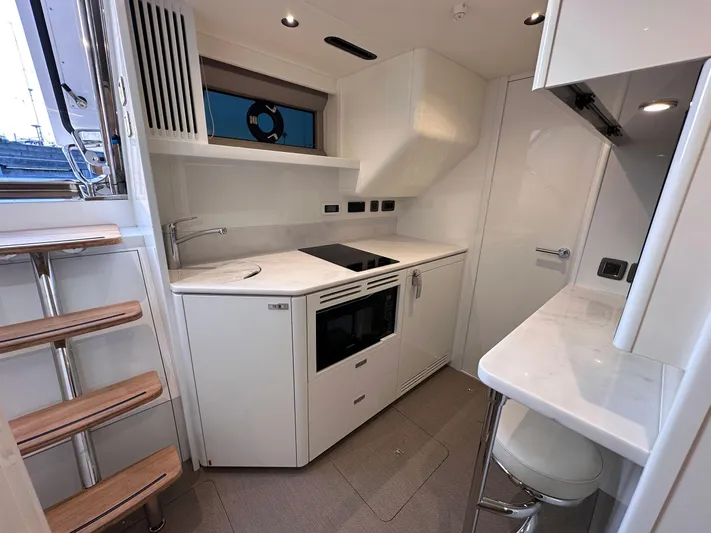 X80034 Yacht Photos Pics 