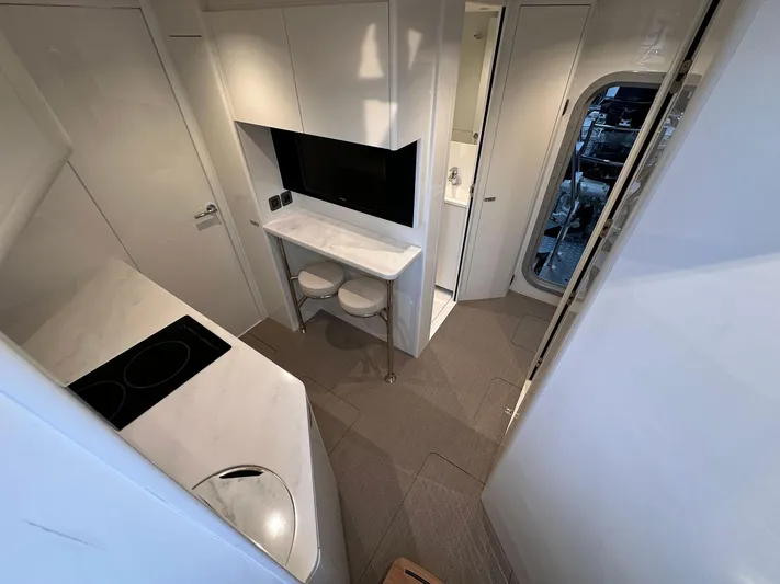 X80034 Yacht Photos Pics 