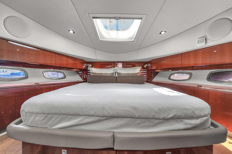 2012 Sea Ray 450 Sedan Bridge