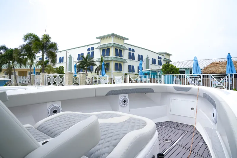 Liquid Buzz Yacht Photos Pics 