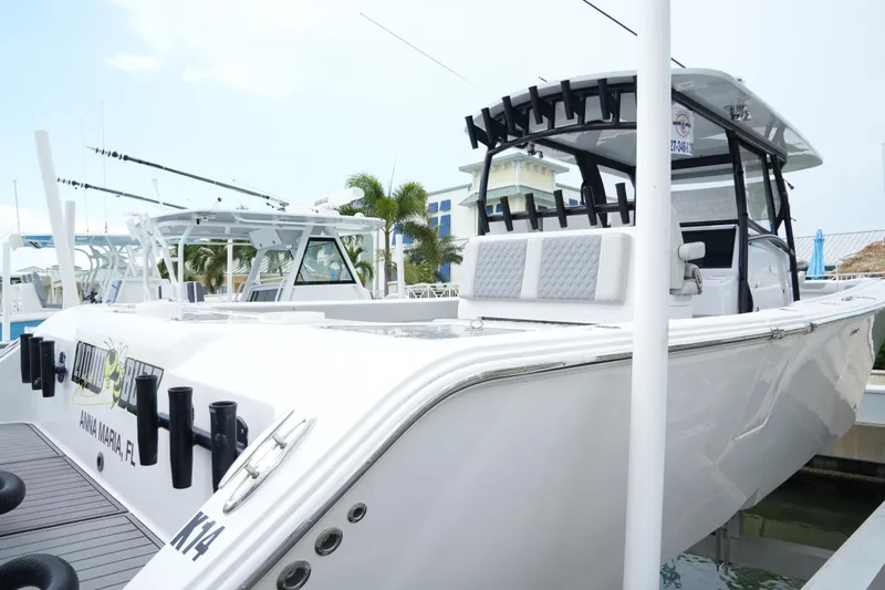Liquid Buzz Yacht Photos Pics 