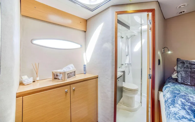 Endless Azul Yacht Photos Pics Interior of 2013 Fountaine Pajot Sanya 57 yacht, featuring a cozy cabin and modern bathroom.