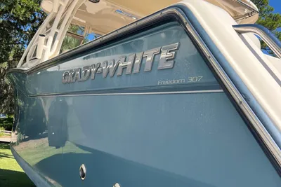 Grady-White Freedom 307
