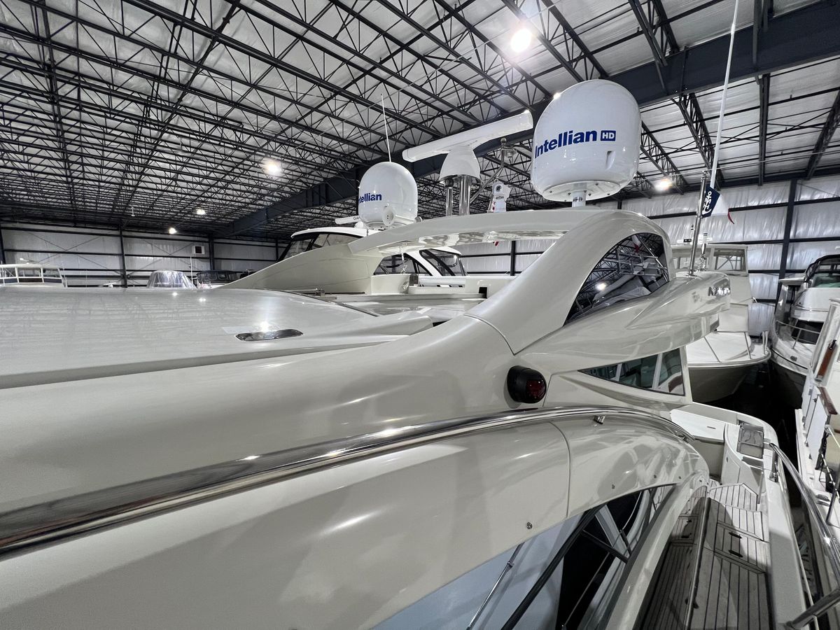 2010 Azimut 62 