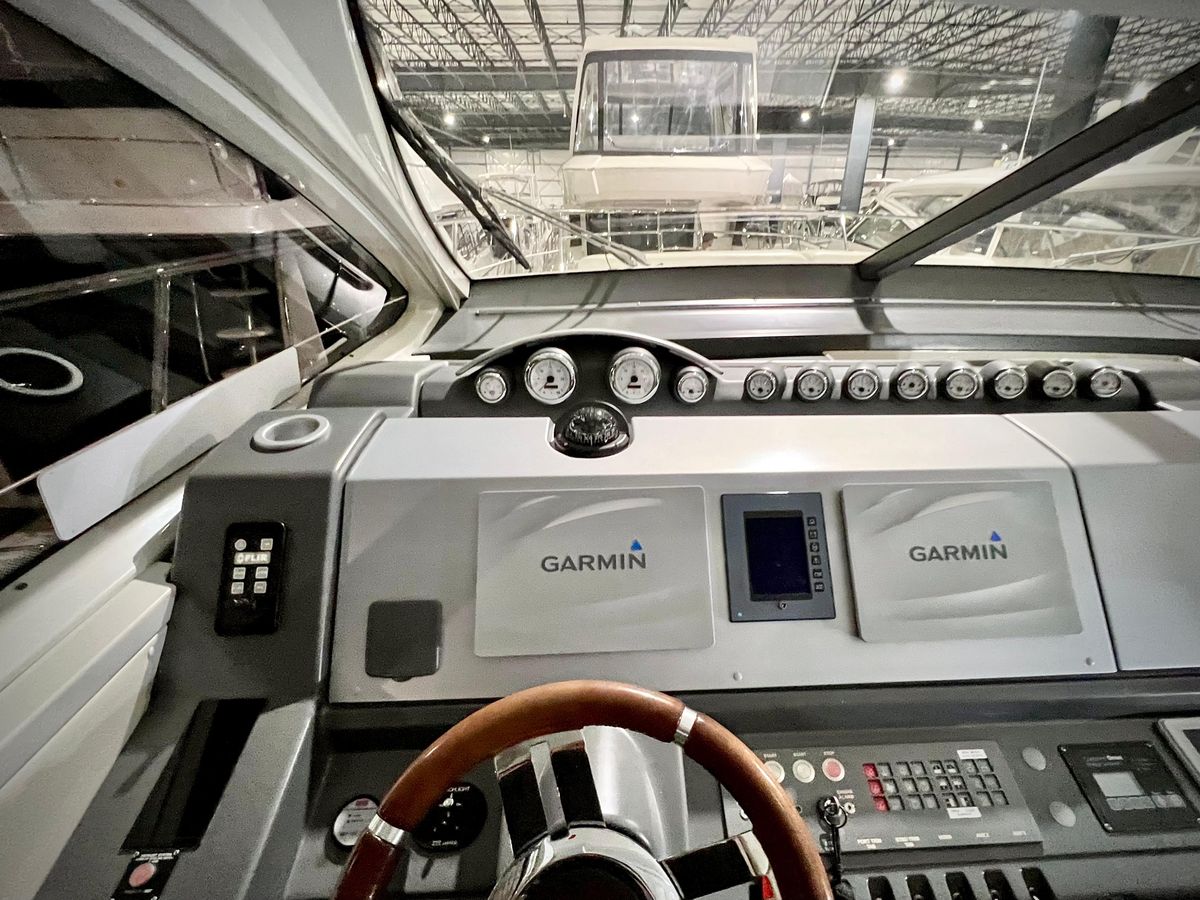 2010 Azimut 62 