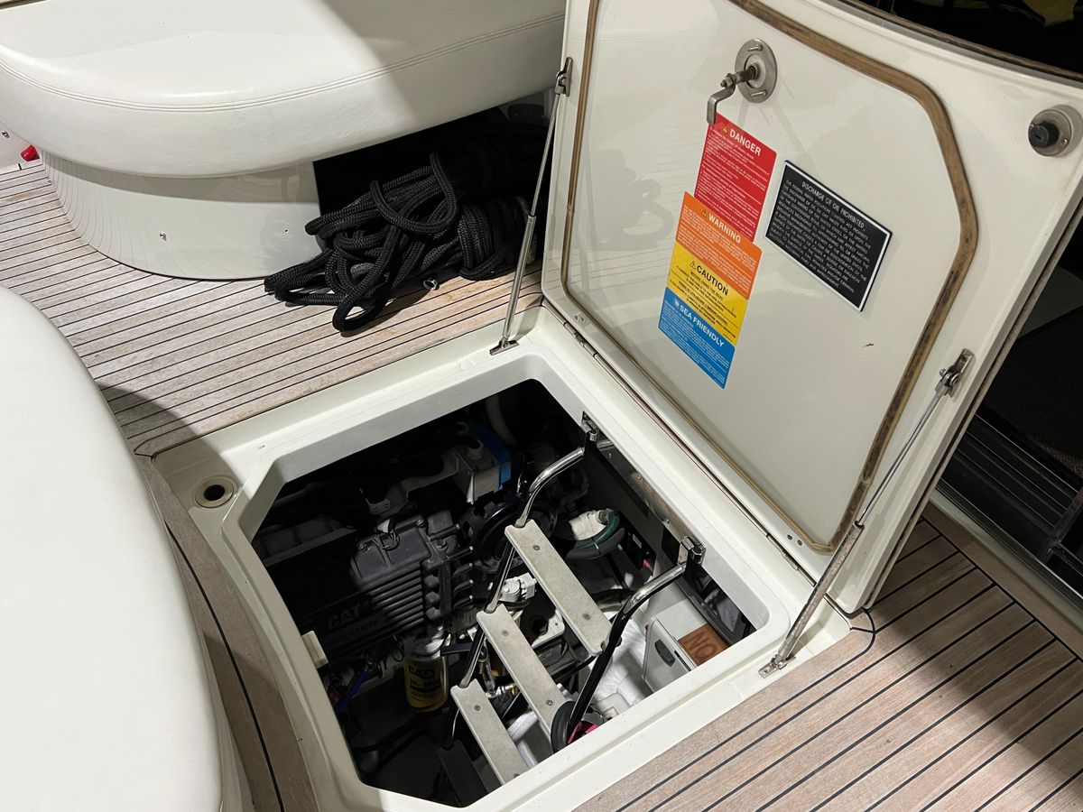 2010 Azimut 62 