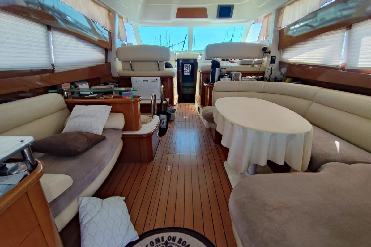 2007 Prestige 47 
