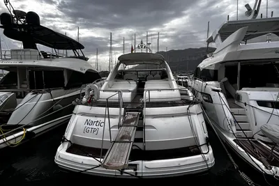 2001 Princess V65