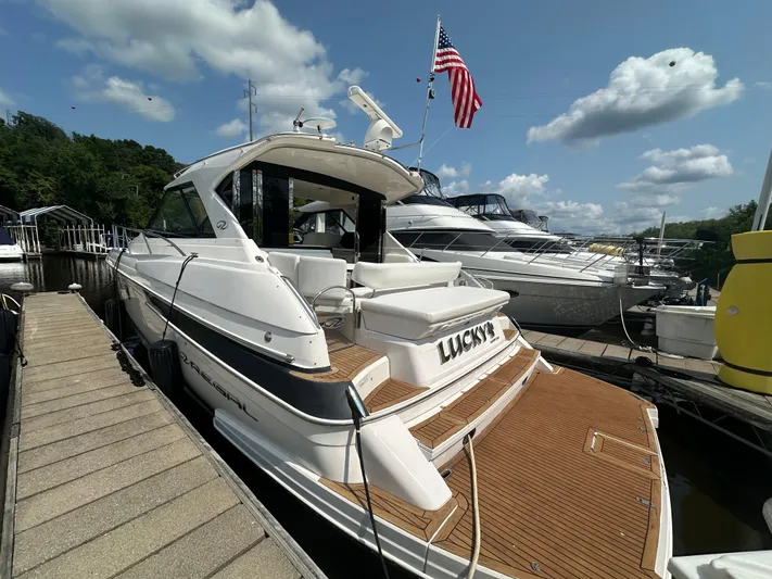 Lucky Yacht Photos Pics 