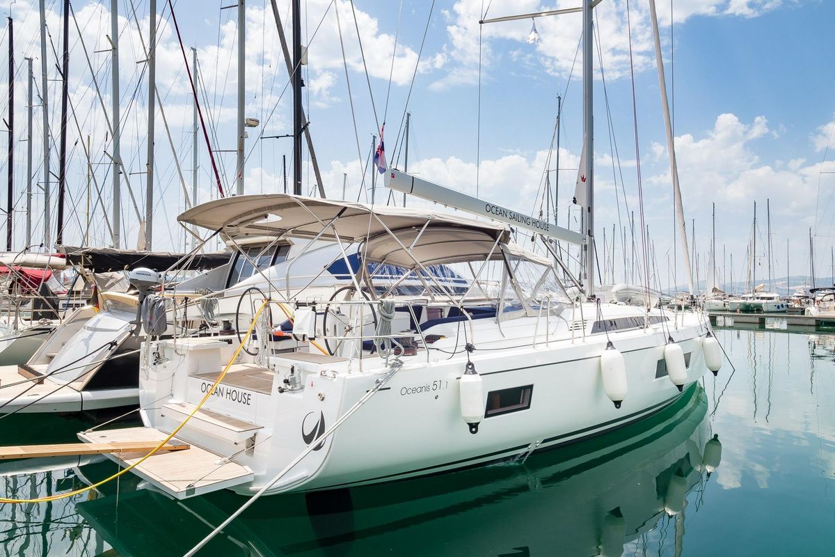 2018 Beneteau 49 