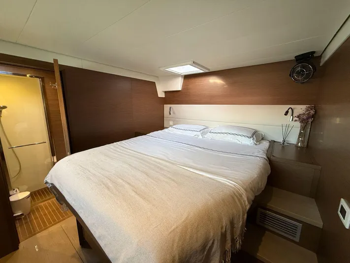 Topdog Yacht Photos Pics 