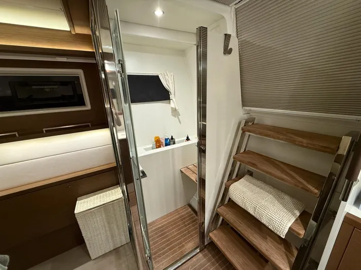 Topdog Yacht Photos Pics 