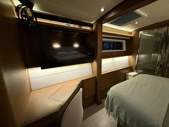 Topdog Yacht Photos Pics 