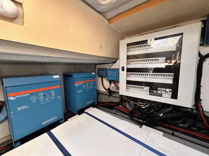 Topdog Yacht Photos Pics 