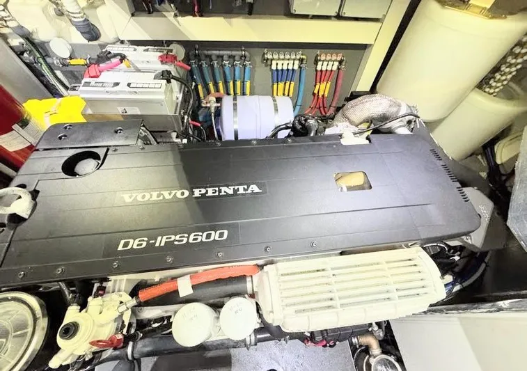 Absolute Mess Yacht Photos Pics 