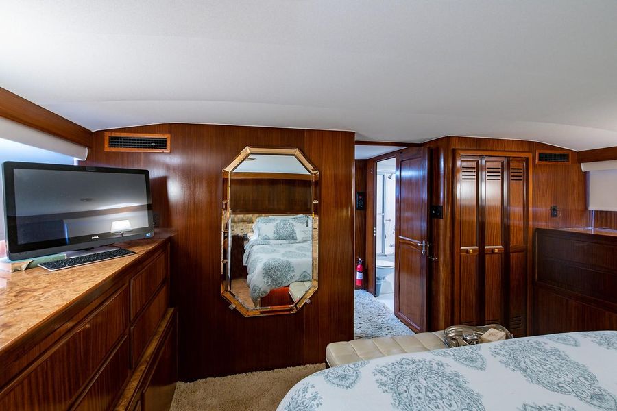 1986 Hatteras 72 Motor Yacht