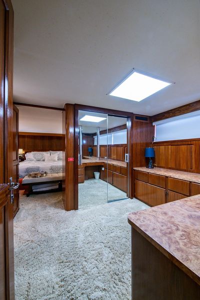 1986 Hatteras 72 Motor Yacht