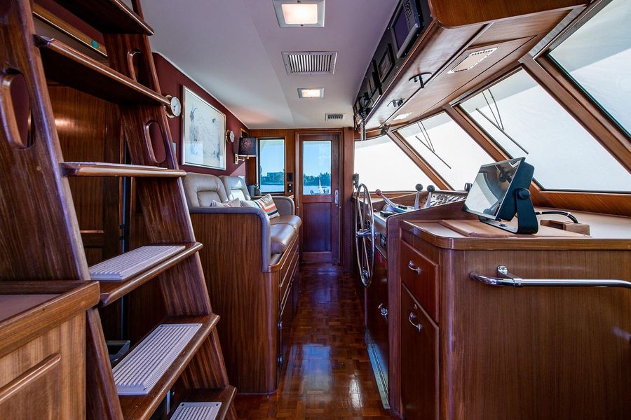 1986 Hatteras 72 Motor Yacht