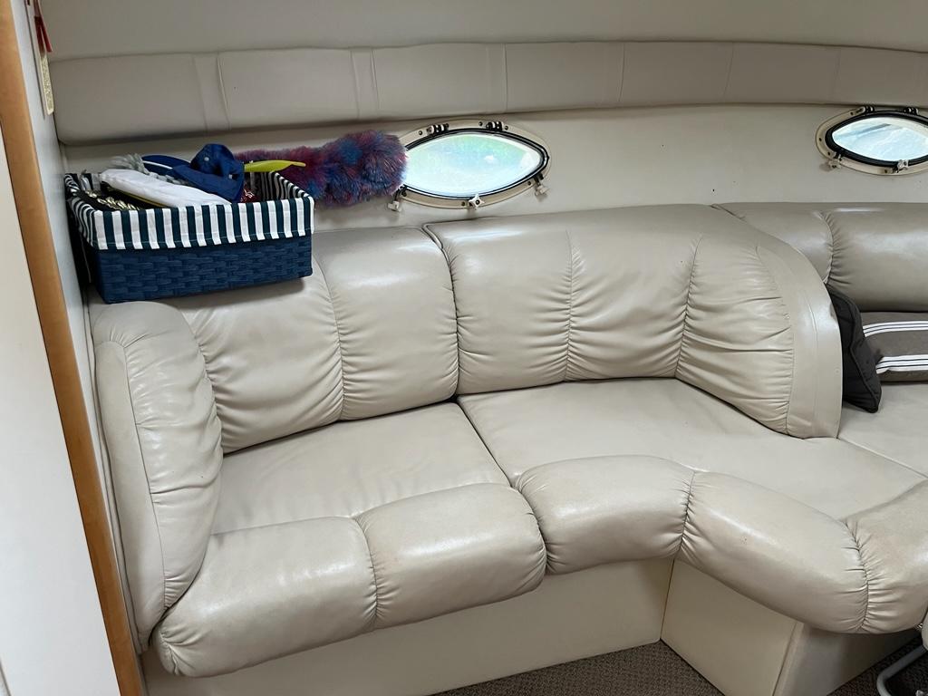 2003 Larson Cabrio 310 MidCabin Cruiser for sale YachtWorld