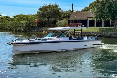 2024 Axopar 37 Sun Top