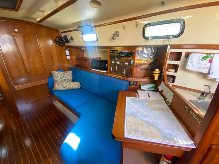 Babe Yacht Photos Pics 