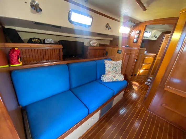 Babe Yacht Photos Pics 