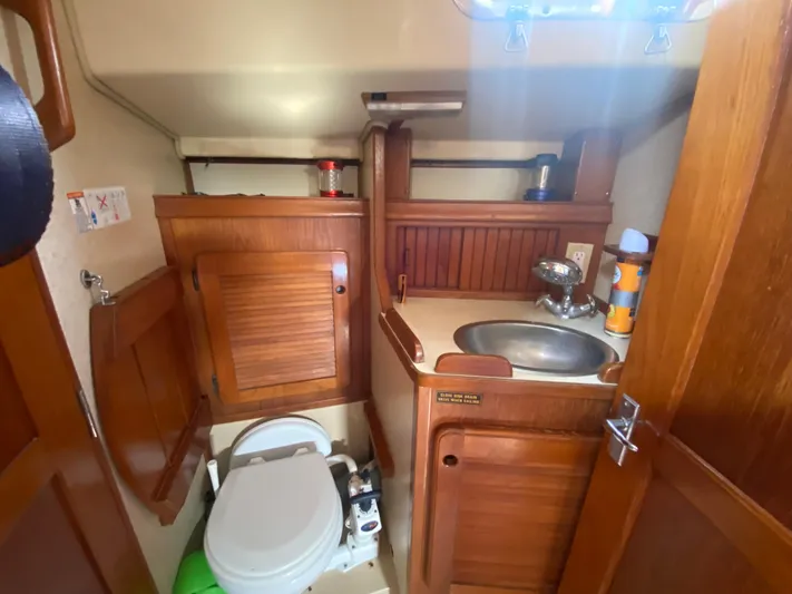 Babe Yacht Photos Pics 