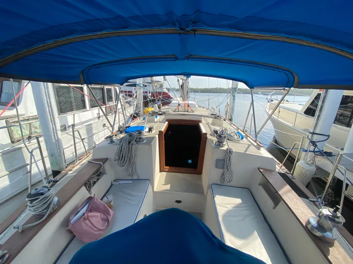 Babe Yacht Photos Pics 