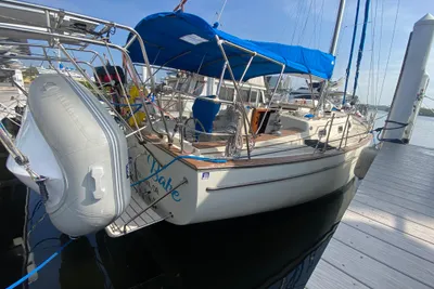 Island Packet 38