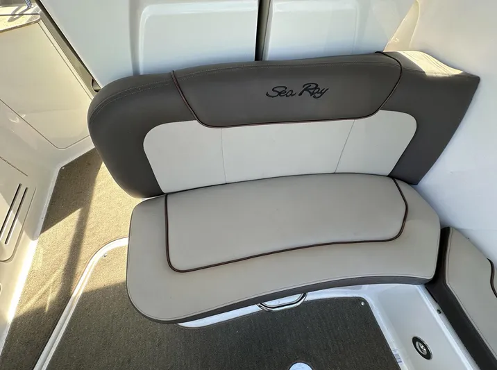 Harborviewbayview Yacht Photos Pics 2016 Sea Ray 330 Sundancer boat seat with gray and white upholstery.