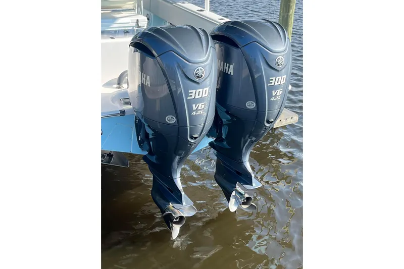  Yacht Photos Pics Twin Yamaha 300 V6 outboard engines on 2023 Contender 28 Sport boat.