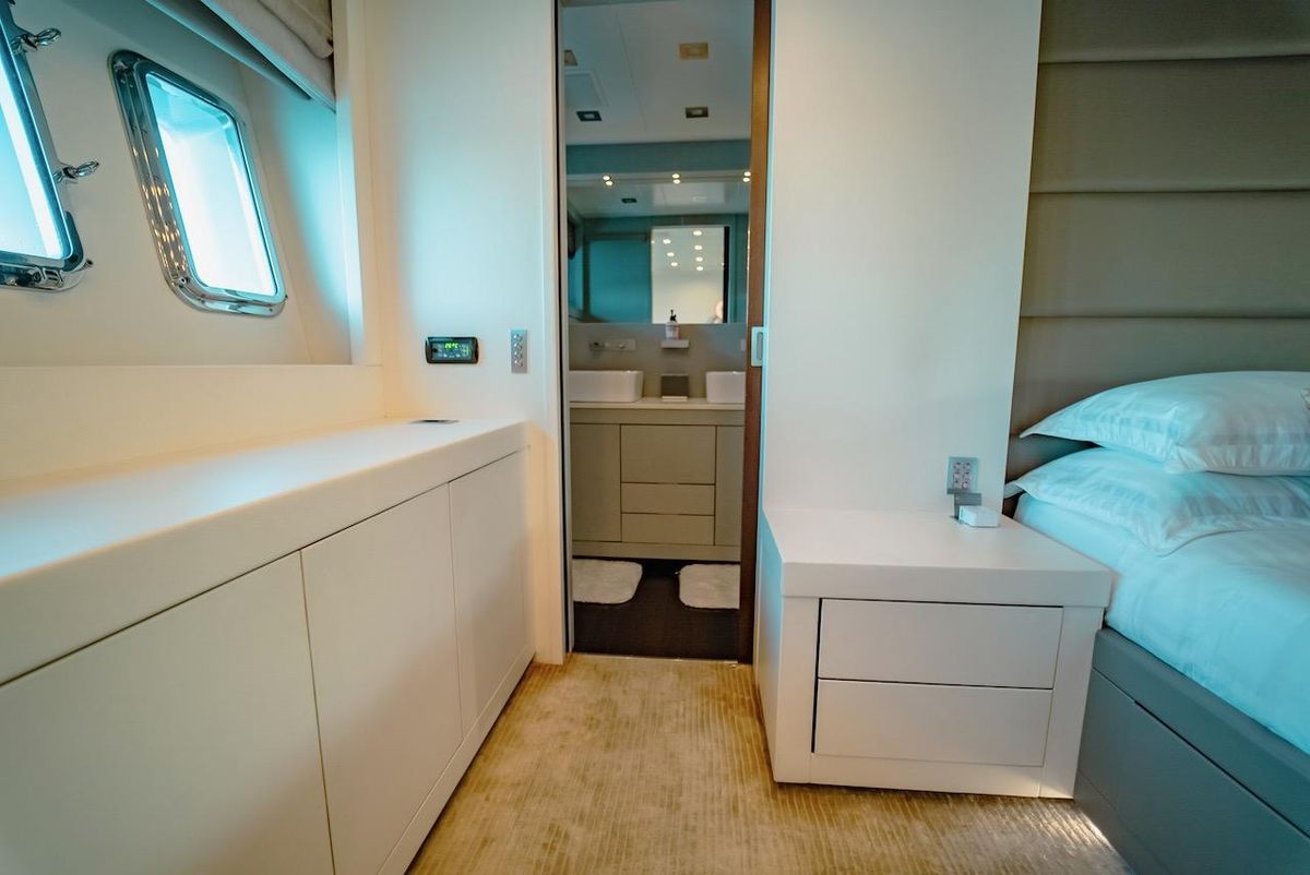 2007 Mangusta 92 