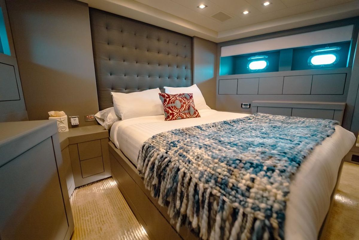 2007 Mangusta 92 