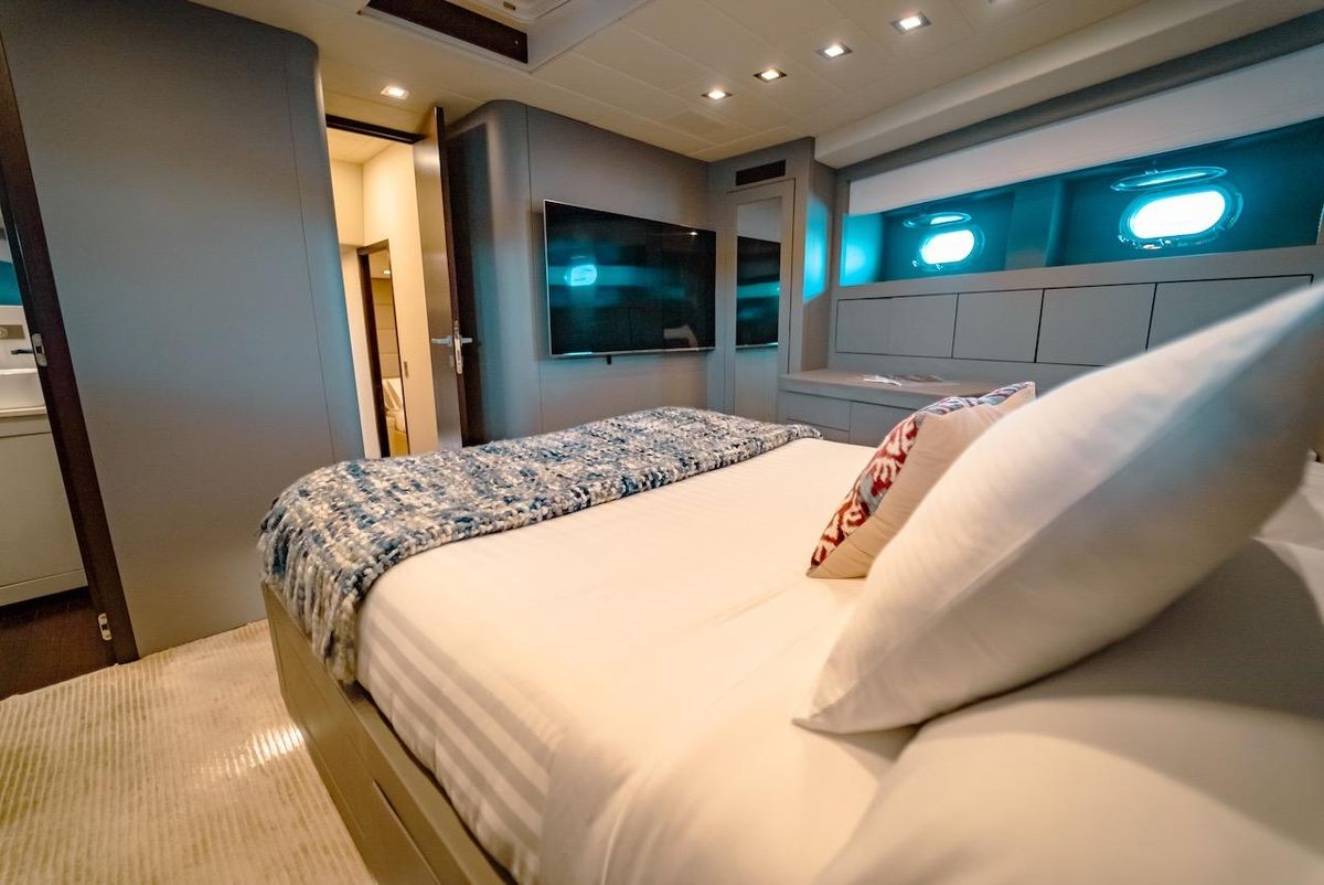 2007 Mangusta 92 