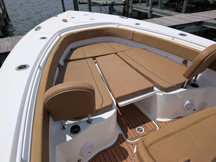 Under Pressure Yacht Photos Pics 2020 Sea Hunt Gamefish 30 Forward Seating with tan cushions and spacious deck.