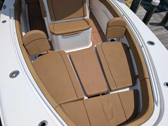 Under Pressure Yacht Photos Pics 2020 Sea Hunt Gamefish 30 Forward Seating with tan cushions and spacious layout.