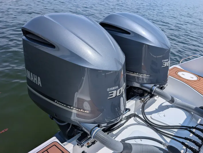 Under Pressure Yacht Photos Pics Twin Yamaha 300 outboard engines on a 2020 Sea Hunt Gamefish 30 boat.