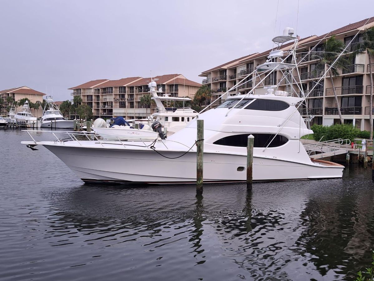 2006 Hatteras 68 