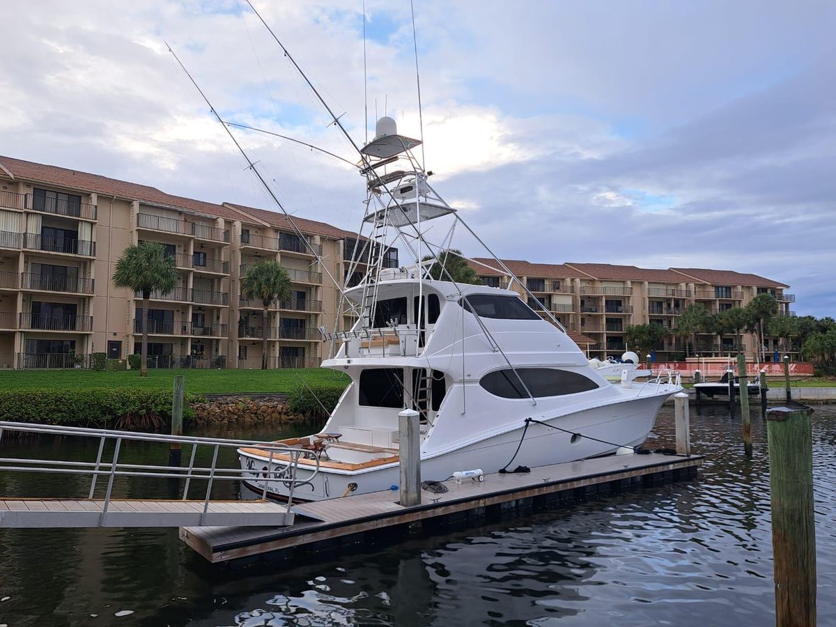 2006 Hatteras 68 