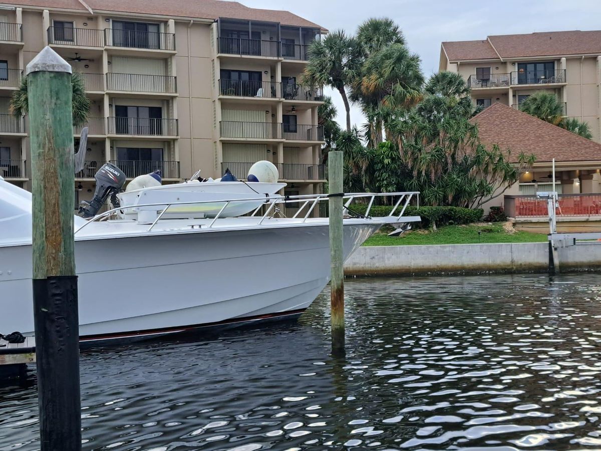 2006 Hatteras 68 