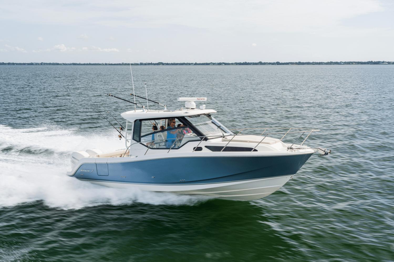 2024 Boston Whaler 325 Conquest Cuddy Cabin for sale - YachtWorld