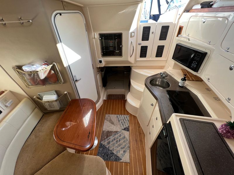 2007 Grady-White 330 Express