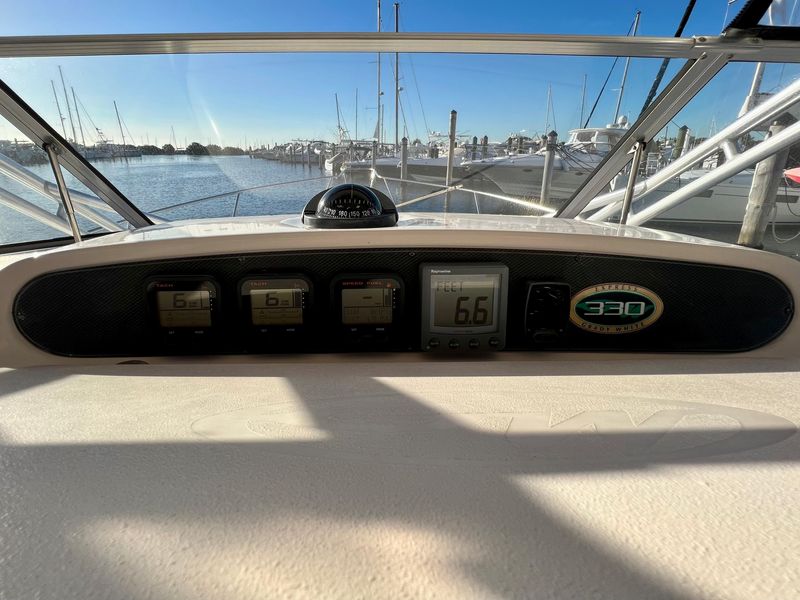2007 Grady-White 330 Express