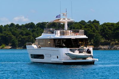 Yacht